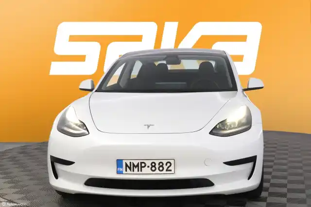 Valkoinen Sedan, Tesla Model 3 – NMP-882