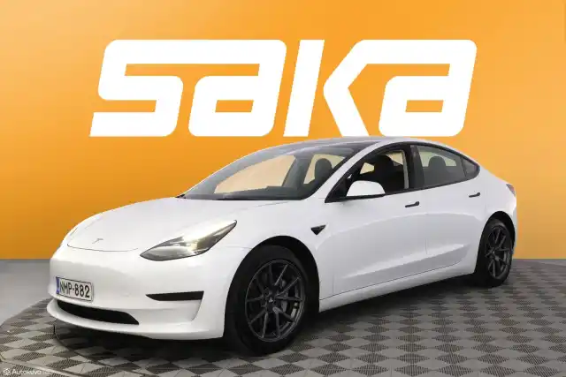 Valkoinen Sedan, Tesla Model 3 – NMP-882
