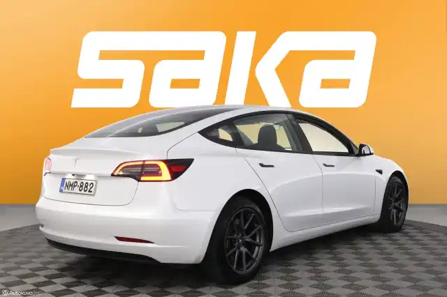 Valkoinen Sedan, Tesla Model 3 – NMP-882
