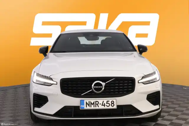 Valkoinen Sedan, Volvo S60 – NMR-458