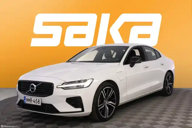 Valkoinen Sedan, Volvo S60 – NMR-458