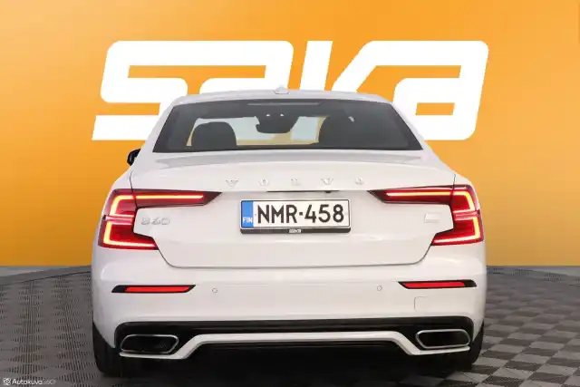 Valkoinen Sedan, Volvo S60 – NMR-458