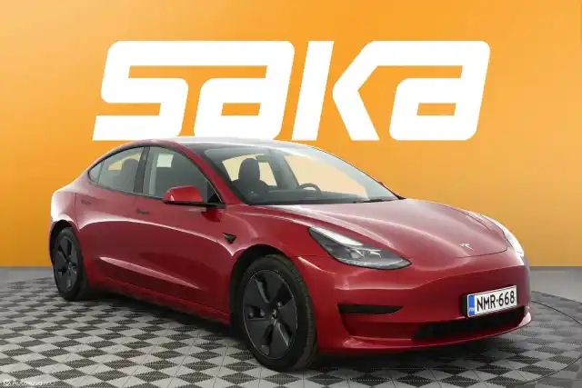 Punainen Sedan, Tesla Model 3 – NMR-668