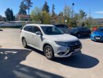 Valkoinen Maastoauto, Mitsubishi OUTLANDER PHEV – NMR-739, kuva 2