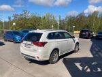 Valkoinen Maastoauto, Mitsubishi OUTLANDER PHEV – NMR-739, kuva 3
