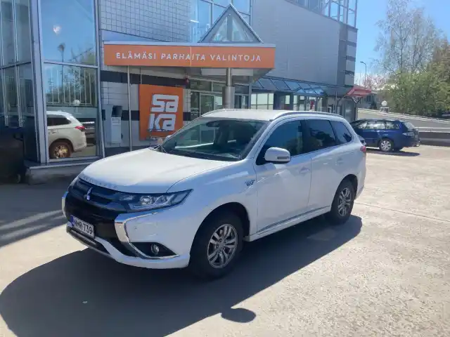 Valkoinen Farmari, Mitsubishi Outlander – NMR-739