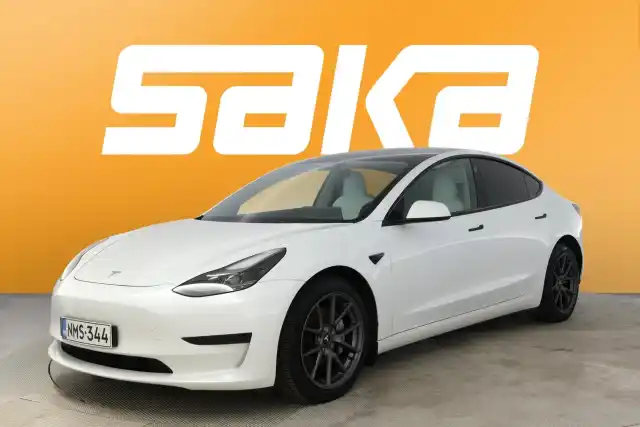 Valkoinen Sedan, Tesla Model 3 – NMS-344