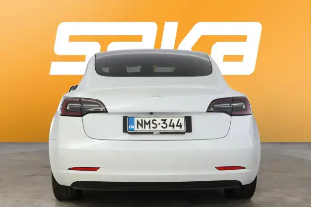 Valkoinen Sedan, Tesla Model 3 – NMS-344