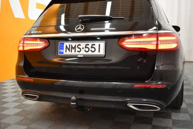 Musta Farmari, Mercedes-Benz E – NMS-551