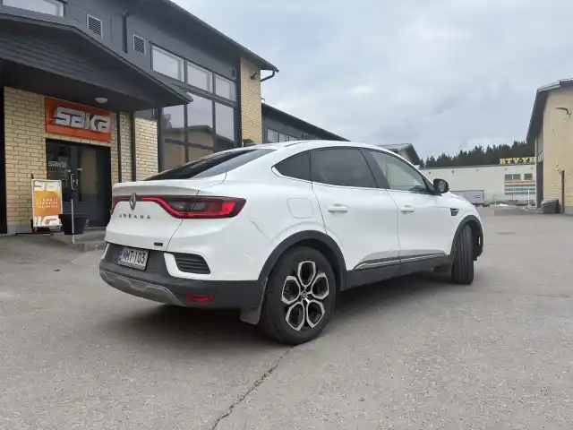 Valkoinen Maastoauto, Renault Arkana – NMT-103