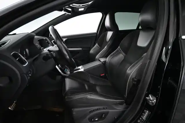 Musta Farmari, Volvo V60 – NMX-829
