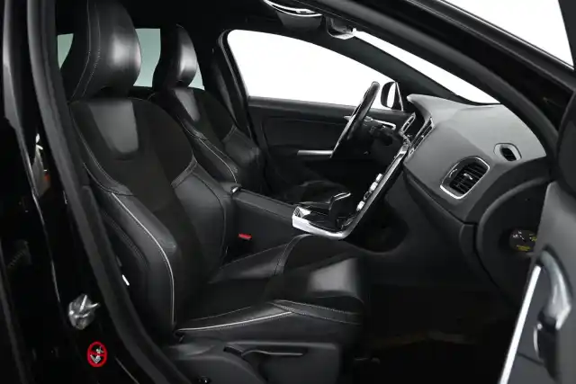 Musta Farmari, Volvo V60 – NMX-829