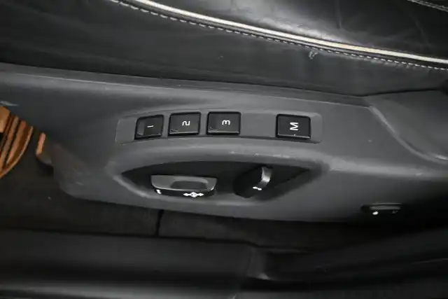 Musta Farmari, Volvo V60 – NMX-829