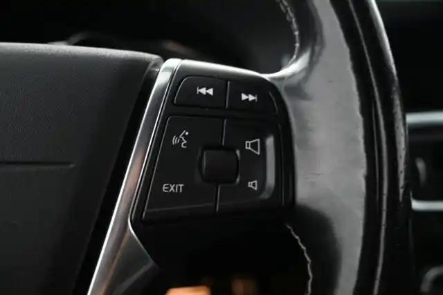 Musta Farmari, Volvo V60 – NMX-829