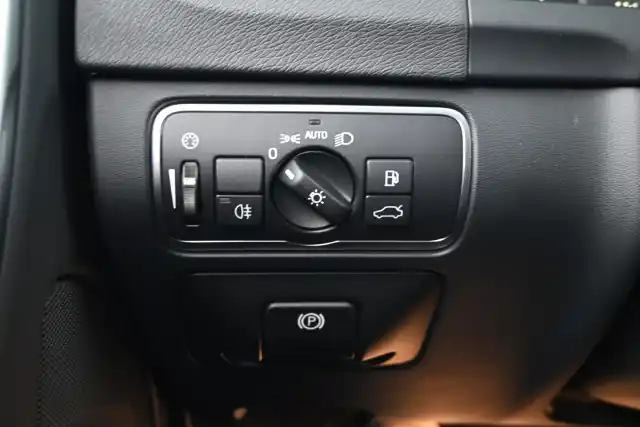Musta Farmari, Volvo V60 – NMX-829