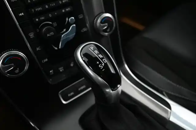 Musta Farmari, Volvo V60 – NMX-829