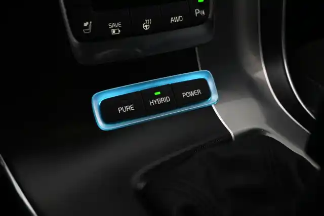 Musta Farmari, Volvo V60 – NMX-829