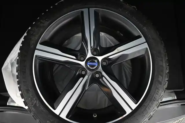Musta Farmari, Volvo V60 – NMX-829