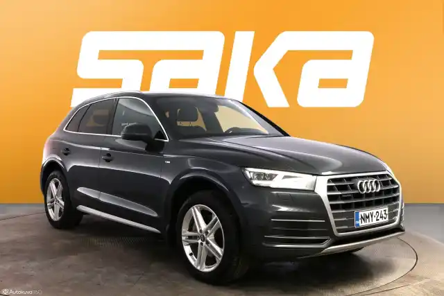 Harmaa Maastoauto, Audi Q5 – NMY-243