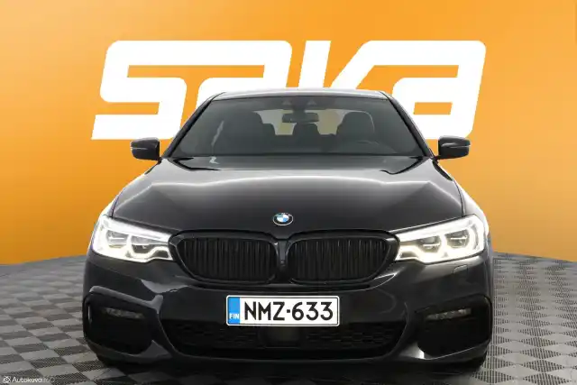 Musta Sedan, BMW 530 – NMZ-633