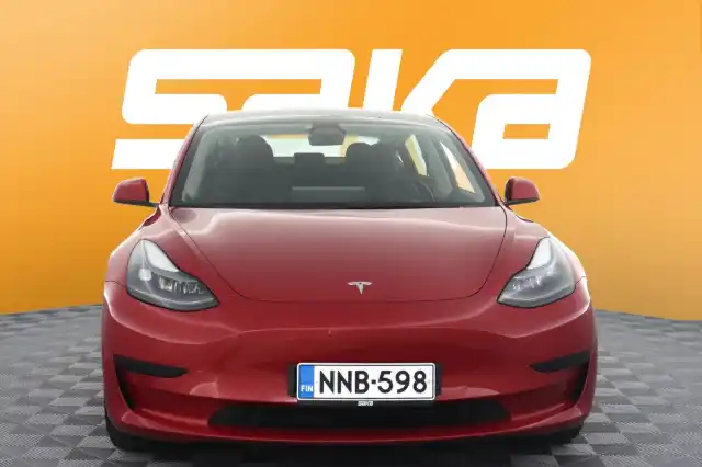 Punainen Sedan, Tesla Model 3 – NNB-598