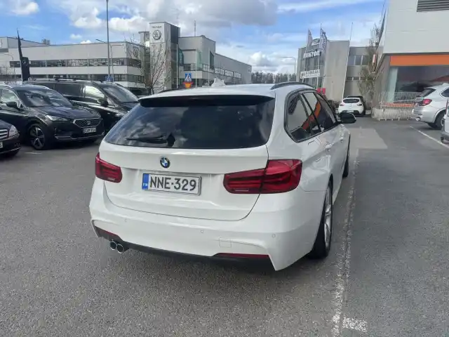 Valkoinen Farmari, BMW 320 – NNE-329