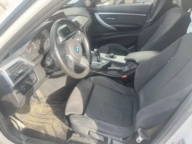 Valkoinen Farmari, BMW 320 – NNE-329
