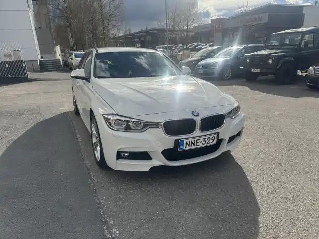 Valkoinen Farmari, BMW 320 – NNE-329