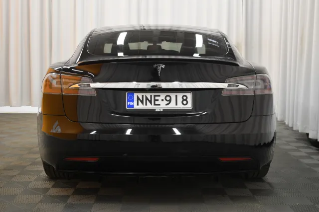 Musta Sedan, Tesla Model S – NNE-918