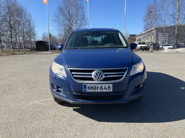 Sininen Farmari, Volkswagen Tiguan – NNH-648
