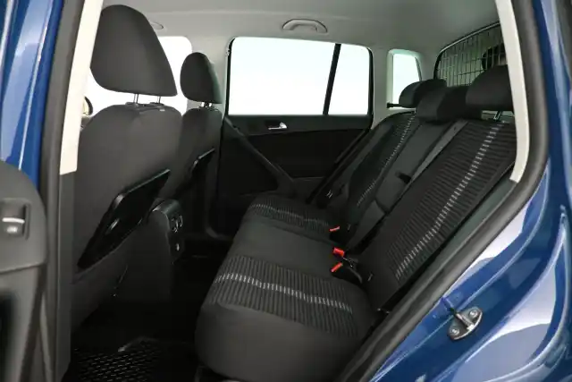 Sininen Farmari, Volkswagen Tiguan – NNH-648