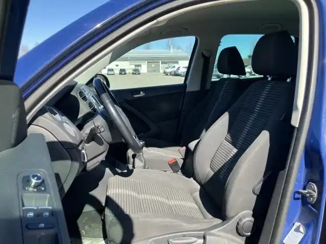 Sininen Farmari, Volkswagen Tiguan – NNH-648