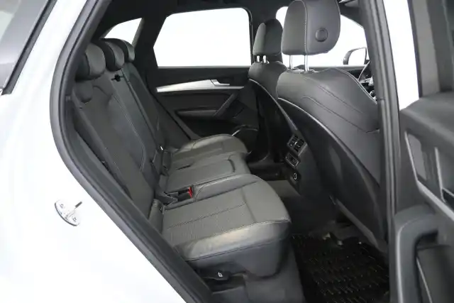Valkoinen Maastoauto, Audi Q5 – NNI-373