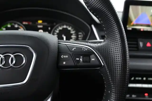 Valkoinen Maastoauto, Audi Q5 – NNI-373