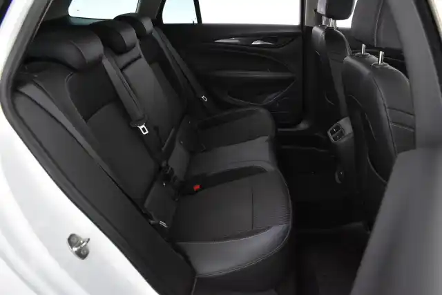 Valkoinen Farmari, Opel Insignia – NNI-935