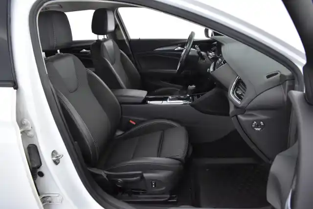 Valkoinen Farmari, Opel Insignia – NNI-935