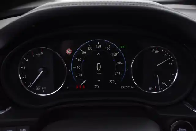 Valkoinen Farmari, Opel Insignia – NNI-935