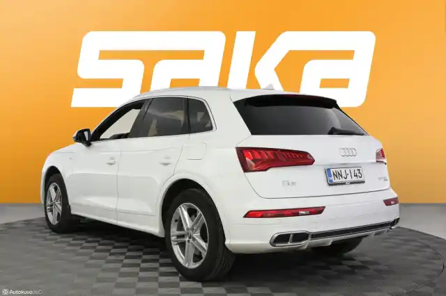 Valkoinen Maastoauto, Audi Q5 – NNJ-143