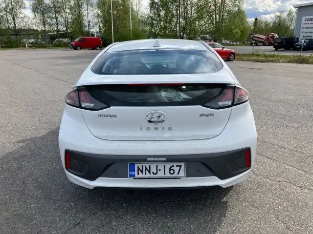 Valkoinen Viistoperä, Hyundai IONIQ PLUG-IN – NNJ-167