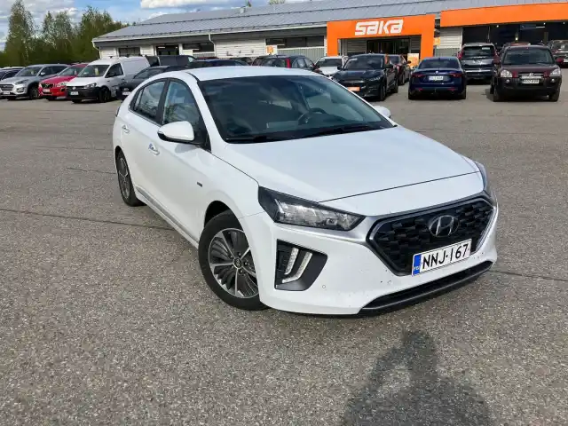 Valkoinen Viistoperä, Hyundai IONIQ PLUG-IN – NNJ-167