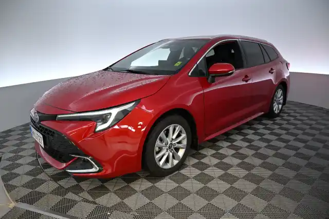 Punainen Farmari, Toyota Corolla – NNJ-727