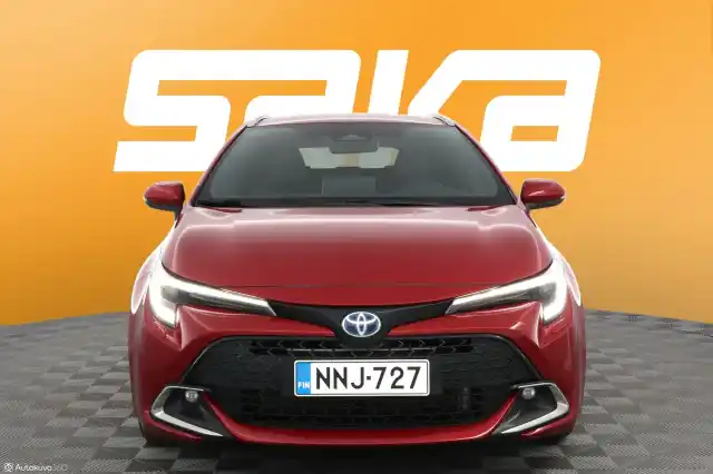 Punainen Farmari, Toyota Corolla – NNJ-727