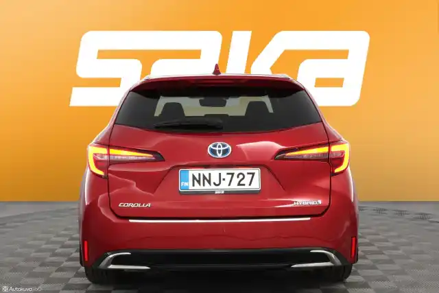 Punainen Farmari, Toyota Corolla – NNJ-727