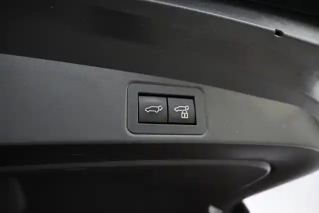 Punainen Farmari, Toyota Corolla – NNJ-727