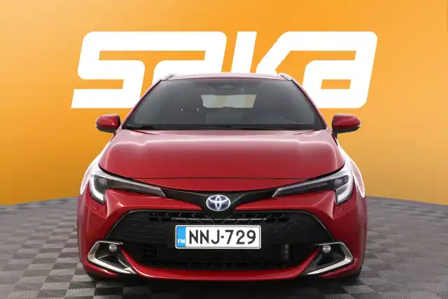 Punainen Farmari, Toyota Corolla – NNJ-729