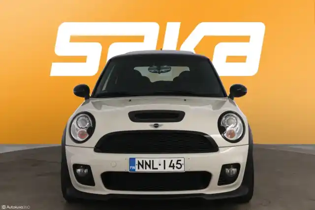 Keltainen Viistoperä, Mini JOHN COOPER WORKS – NNL-145