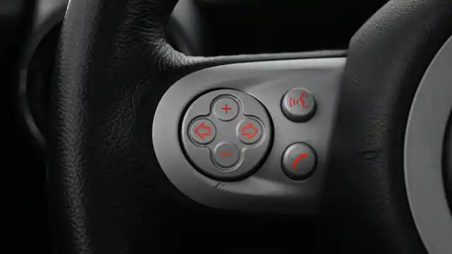 Keltainen Viistoperä, Mini JOHN COOPER WORKS – NNL-145