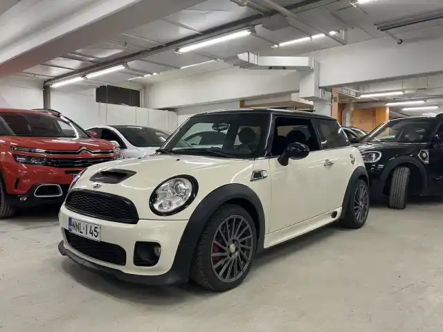 Keltainen Viistoperä, Mini Cooper – NNL-145