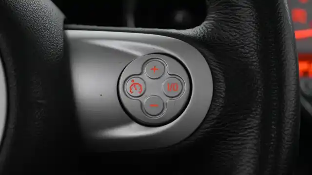 Keltainen Viistoperä, Mini JOHN COOPER WORKS – NNL-145