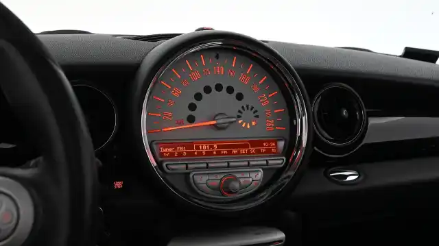 Keltainen Viistoperä, Mini JOHN COOPER WORKS – NNL-145